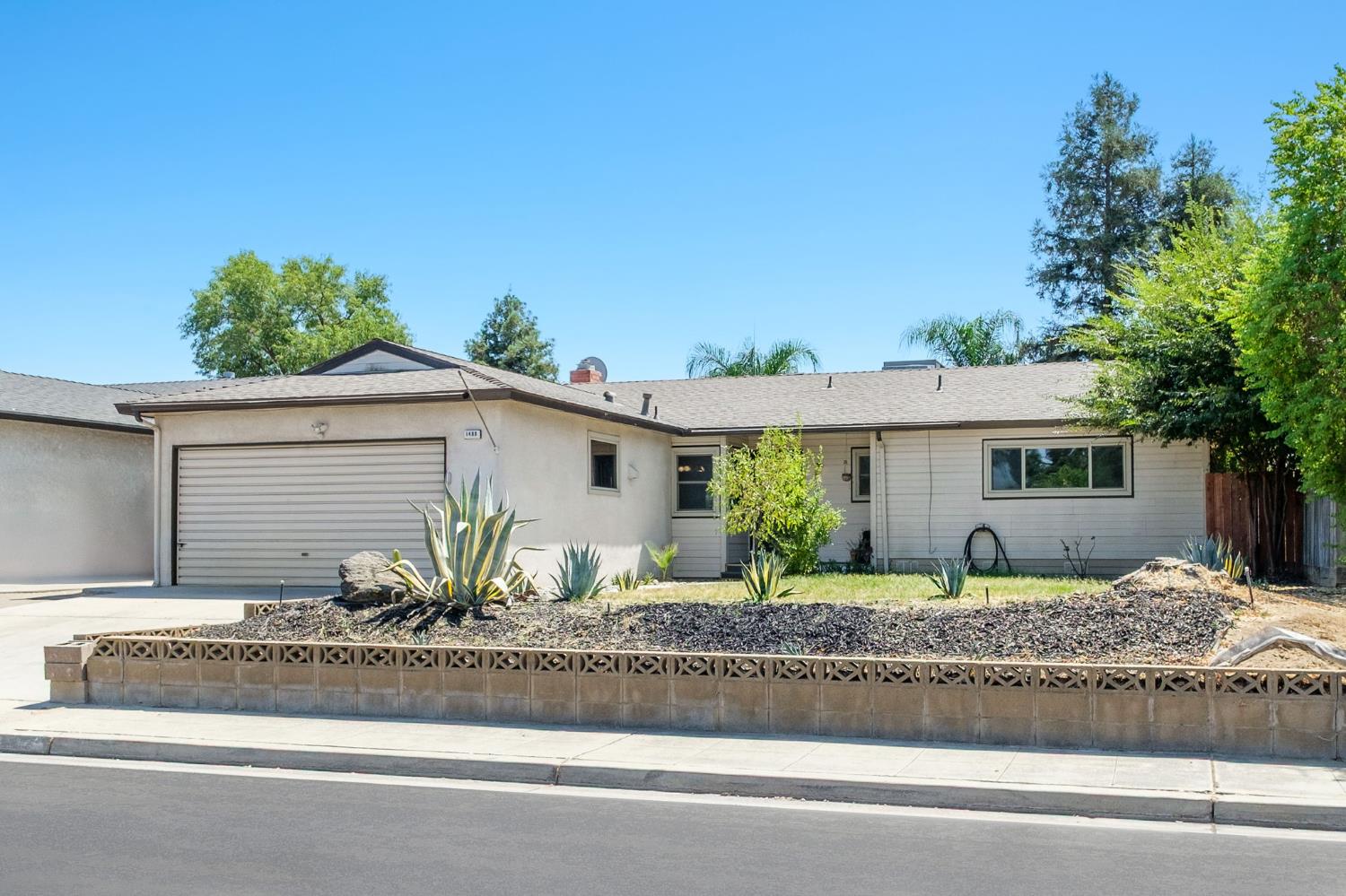 1488 Alamos Ave