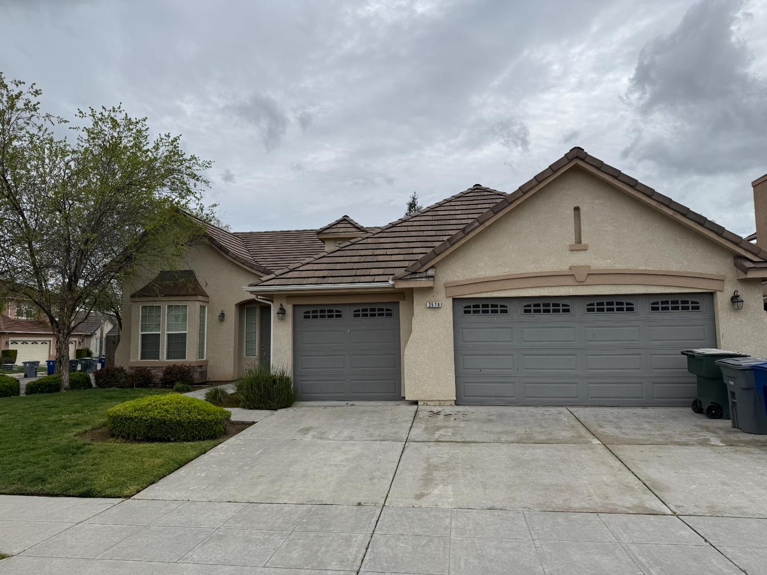 2578 Warner Ave